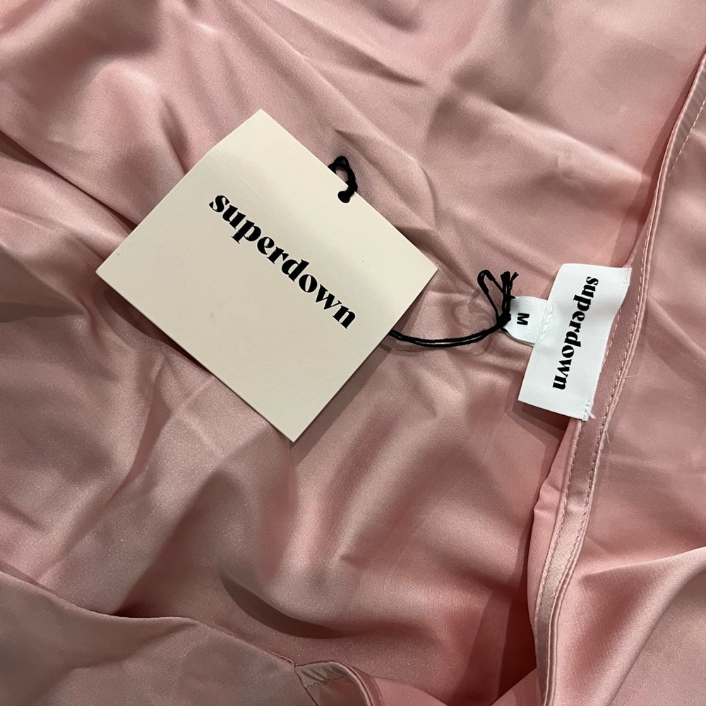 NWT REVOLVE PINK HALTER TOP SIZE MEDIUM - Picture 5 of 6